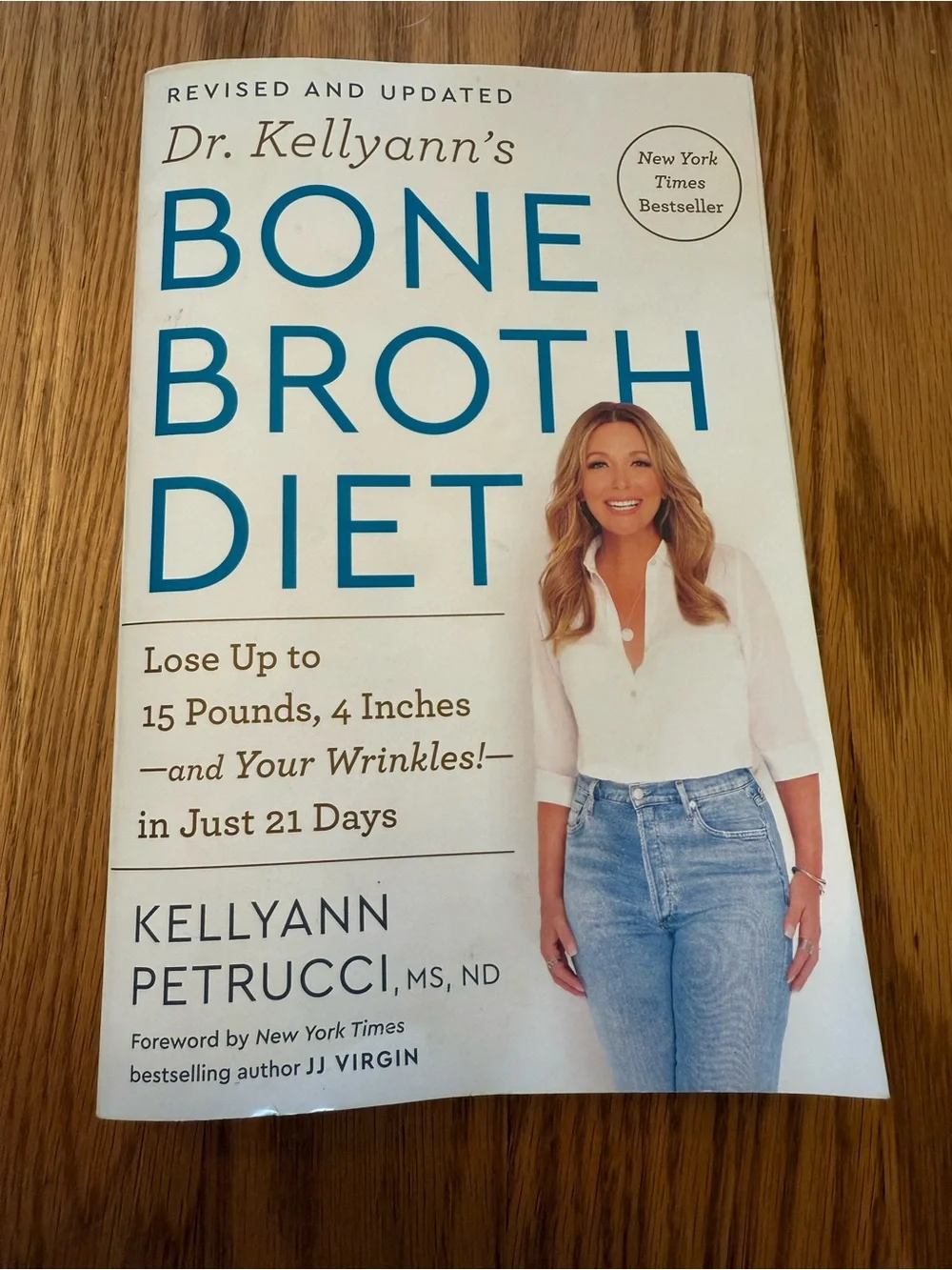 Dr. Kellyann's Bone Broth Diet Book
